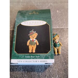 Hallmark teddy bear style 1997 mini ornament Xmas decor